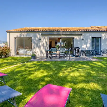 3 Bedroom Amazing In Semussac