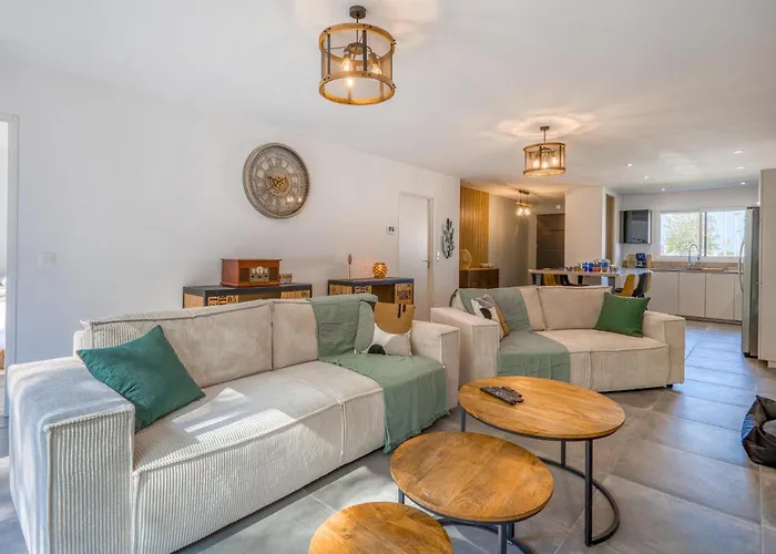 Gorgeous In With Wifi *